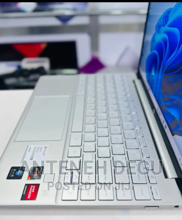 New Laptop HP 16GB AMD Ryzen 7 SSD 512GB
