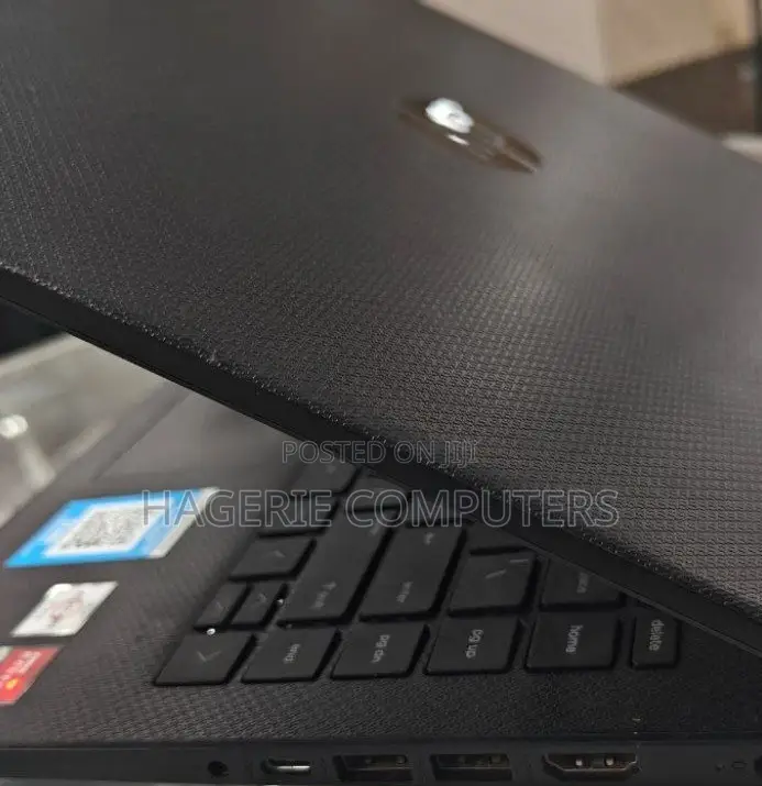 New Laptop HP 8GB AMD SSD 256GB