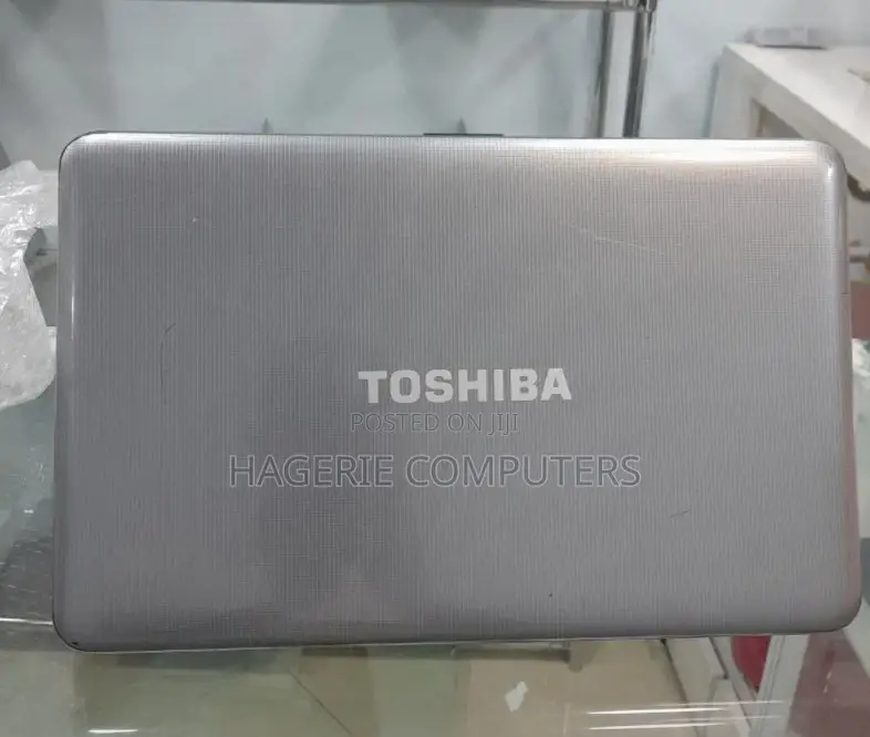 New Laptop Toshiba Satellite C855 4GB Intel Core I3 HDD 500GB