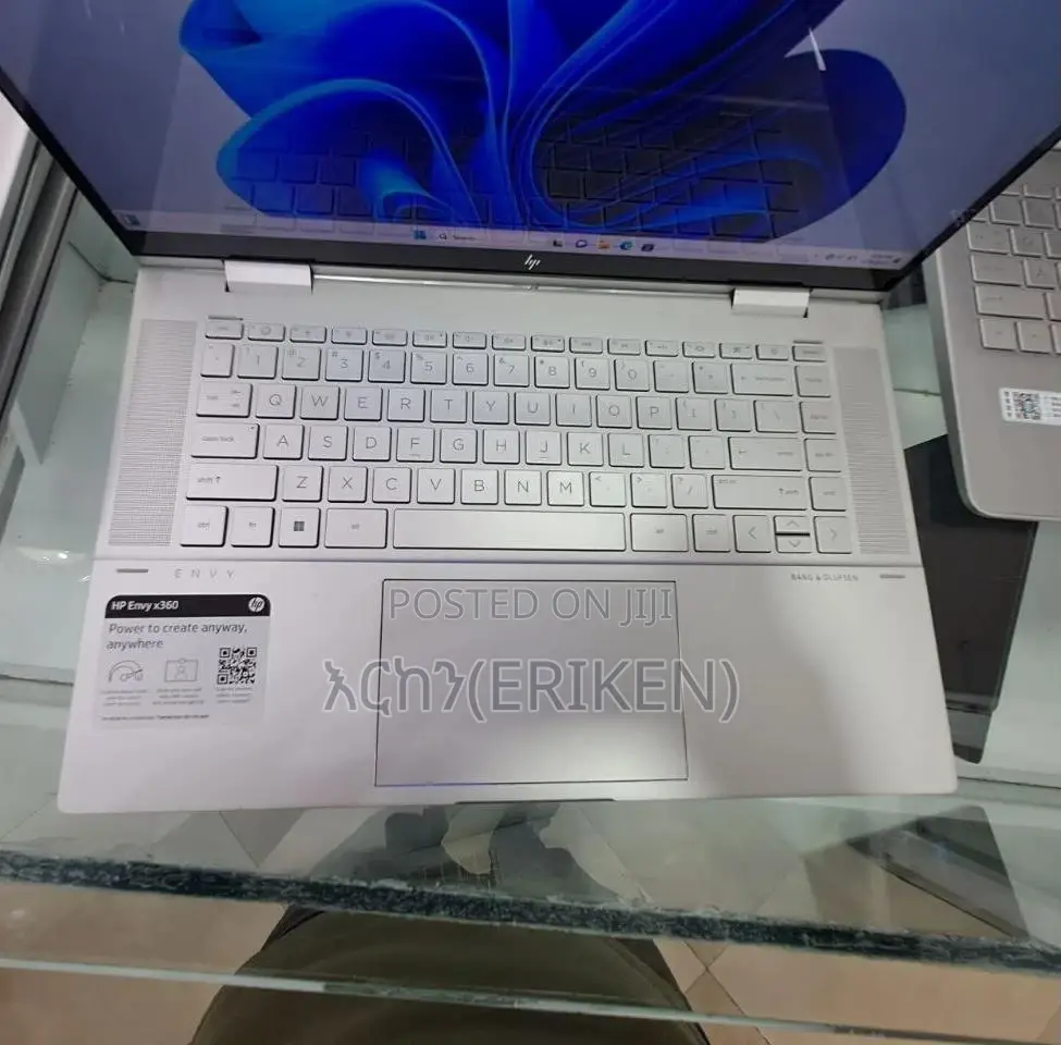 New Laptop HP Envy X360 8GB Intel Core I5 SSD 256GB