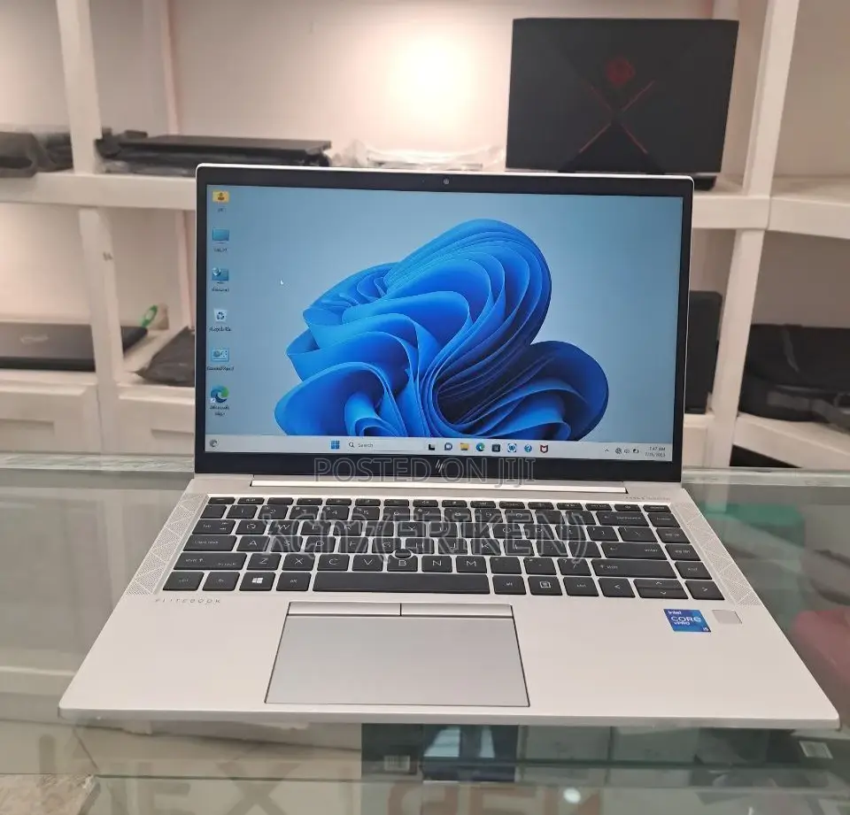 New Laptop HP EliteBook 840 G8 8GB Intel Core I5 SSD 512GB