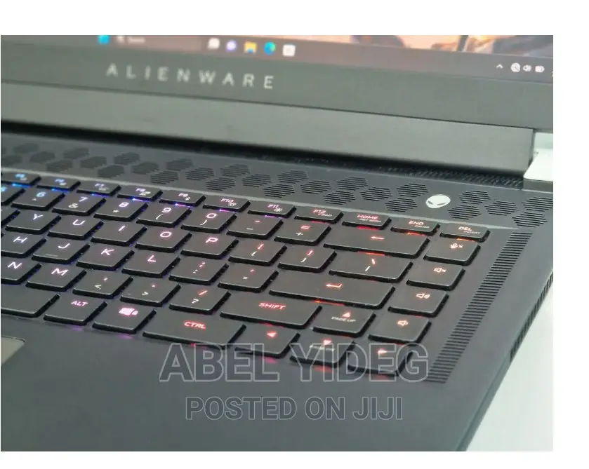 New Laptop Alienware M17x R2 16GB Intel Core i7 SSD 1T