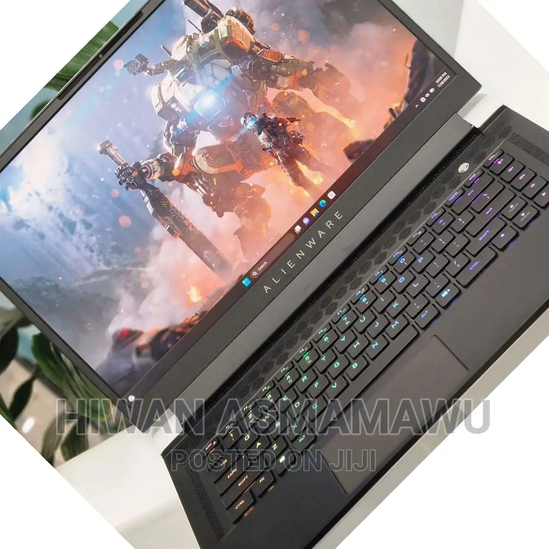 New Laptop Alienware M17x R2 16GB Intel Core I7 SSD 1T