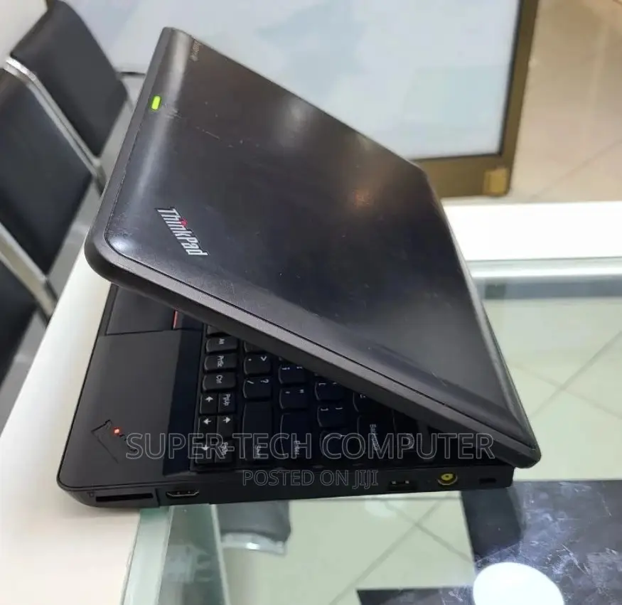 Laptop Lenovo 300e 4GB AMD HDD 320GB