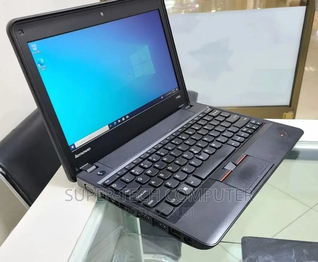 Laptop Lenovo 300e 4GB AMD HDD 320GB