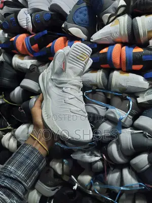 Under Armour Curry's 5