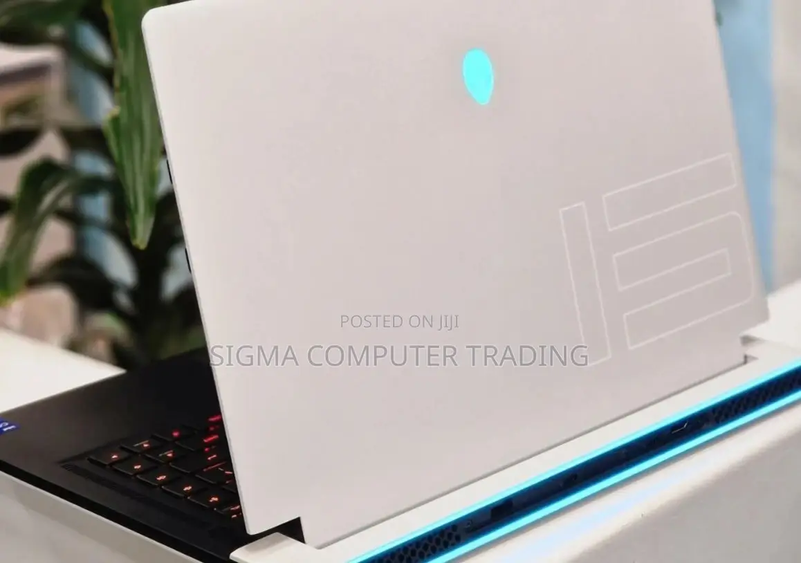 New Laptop Alienware Area-51m 16GB Intel Core I7 SSD 1T