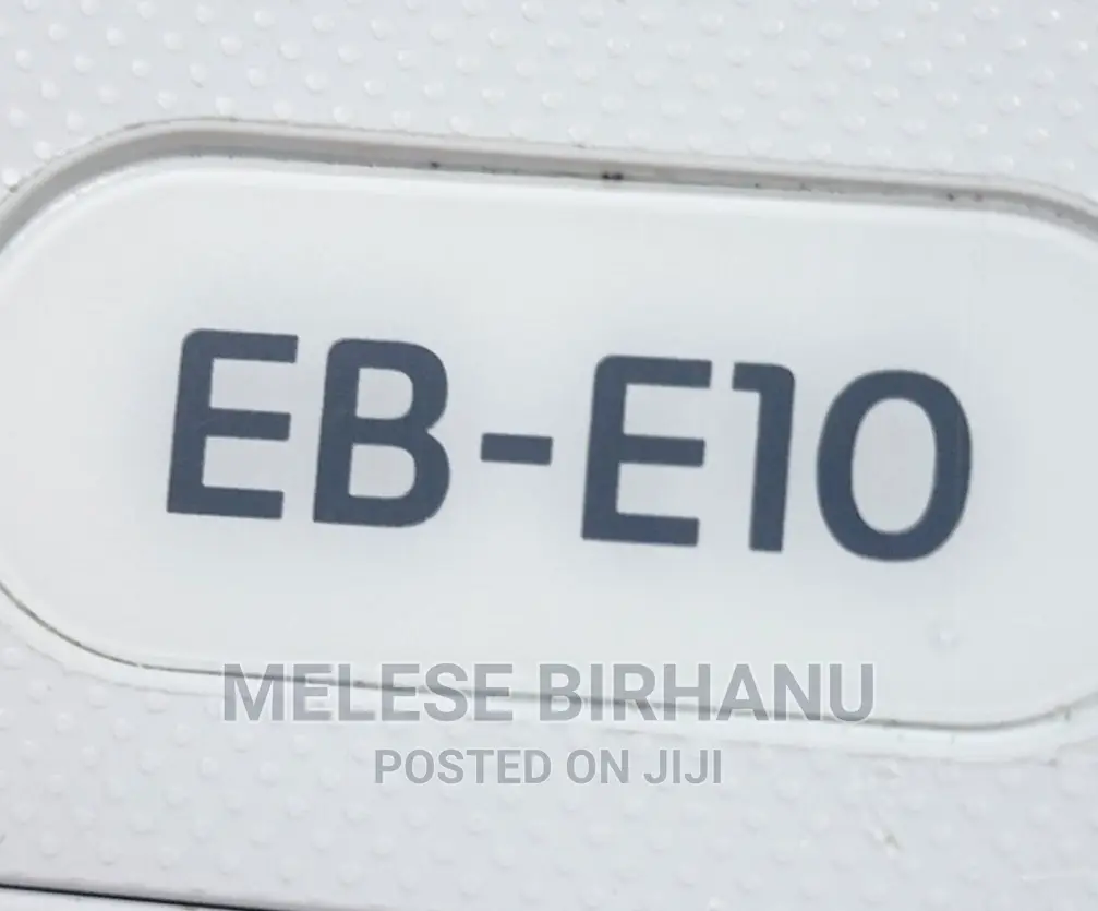 New Epson EB-E10 Model Projector