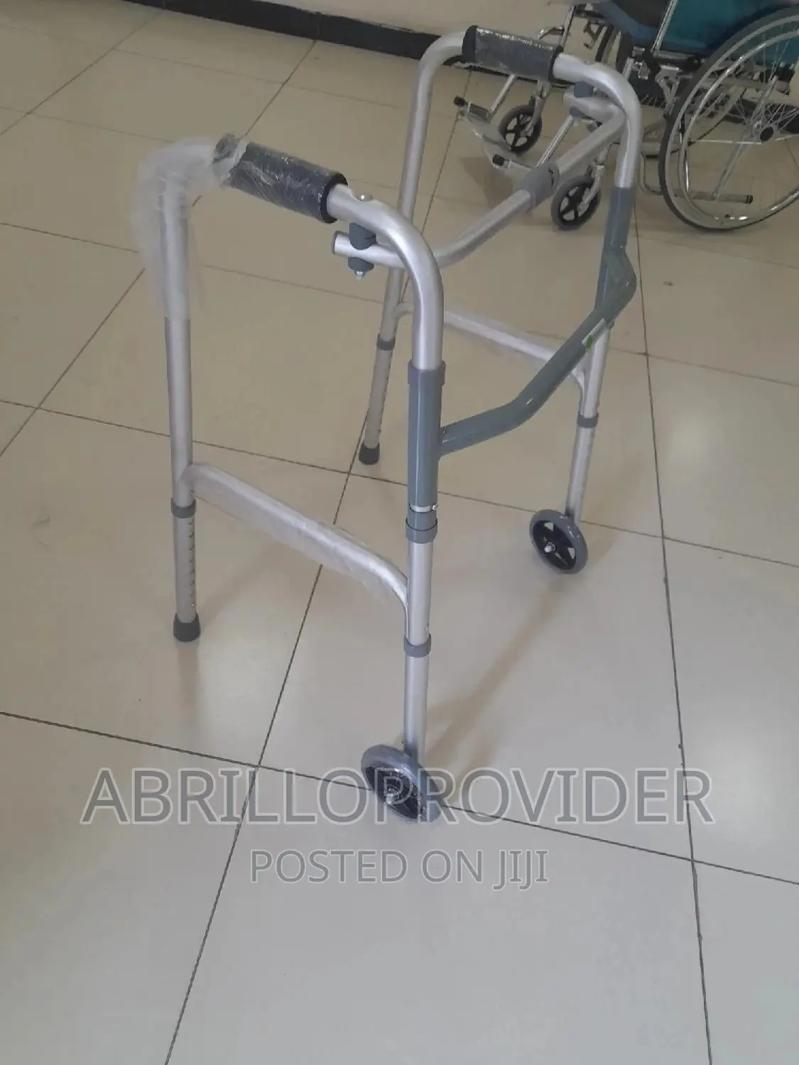 Adjustable Hight Walker With Wheel