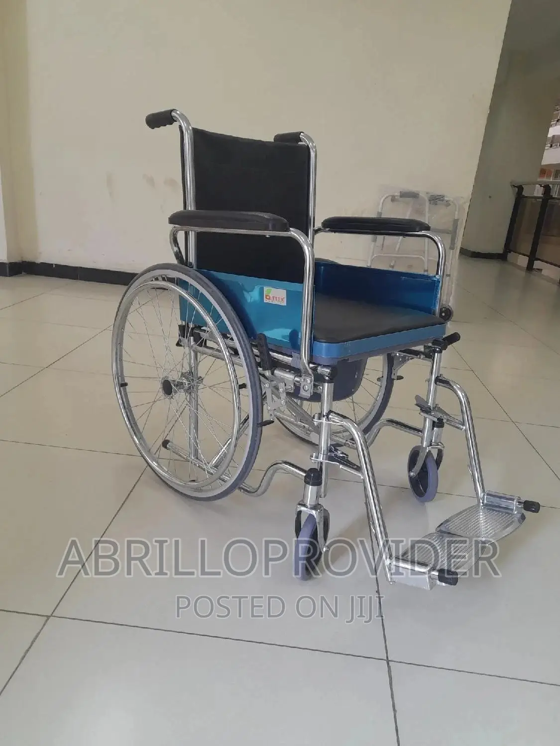 150kg Capacity Almunium Commode Wheelchair