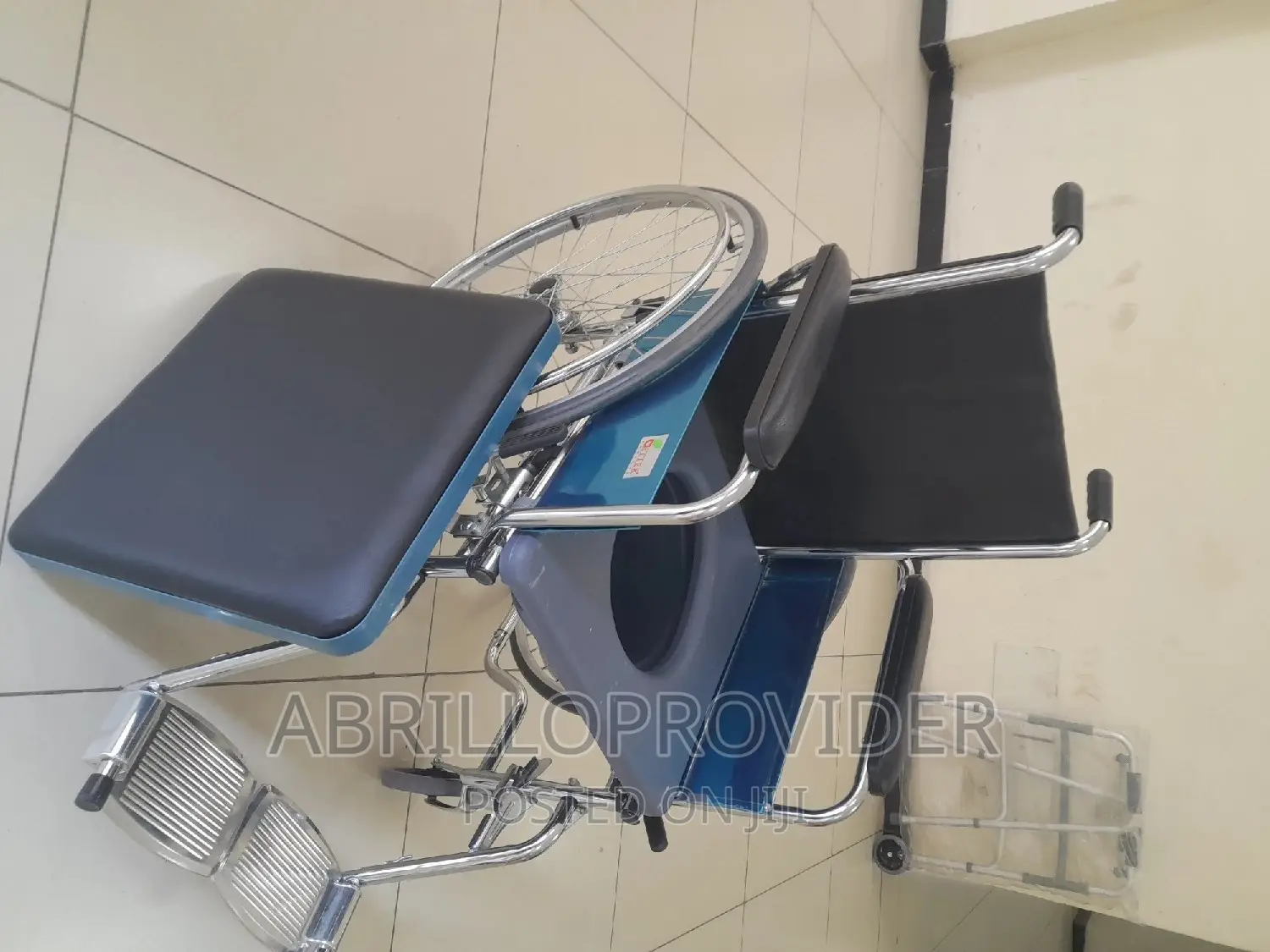 New Packed Commode Wheelchair ( 150kg)