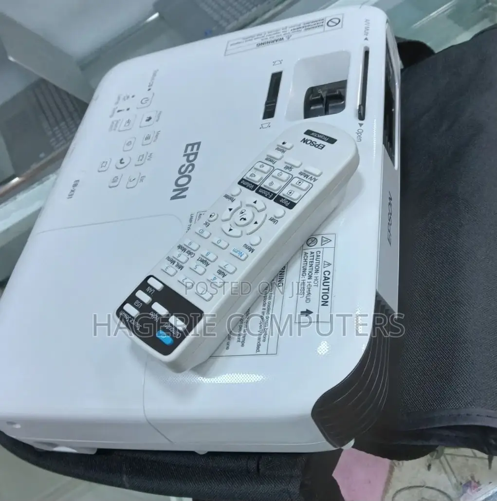Brand New EPSON Projector Model Eb-X31