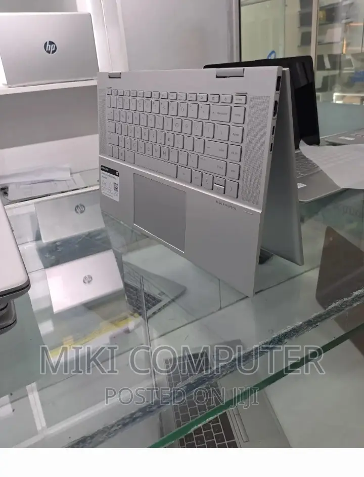 New Laptop HP Envy X360 8GB Intel Core i5 SSD 256GB