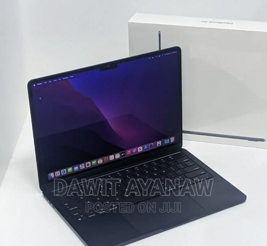 New Laptop Apple MacBook Air 2022 M2 8GB Apple M2 SSD 256GB
