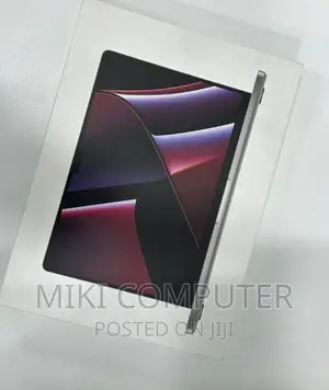 New Laptop Apple MacBook Pro 2022 M2 16GB SSD 512GB