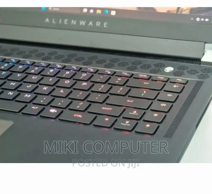 New Laptop Alienware M17x R2 16GB Intel Core I7 SSD 1T