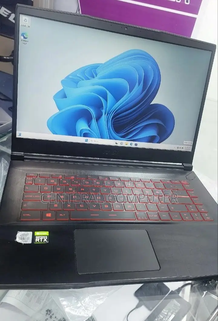 New Laptop MSI GP75 Leopard 16GB Intel Core I7 SSD 512GB