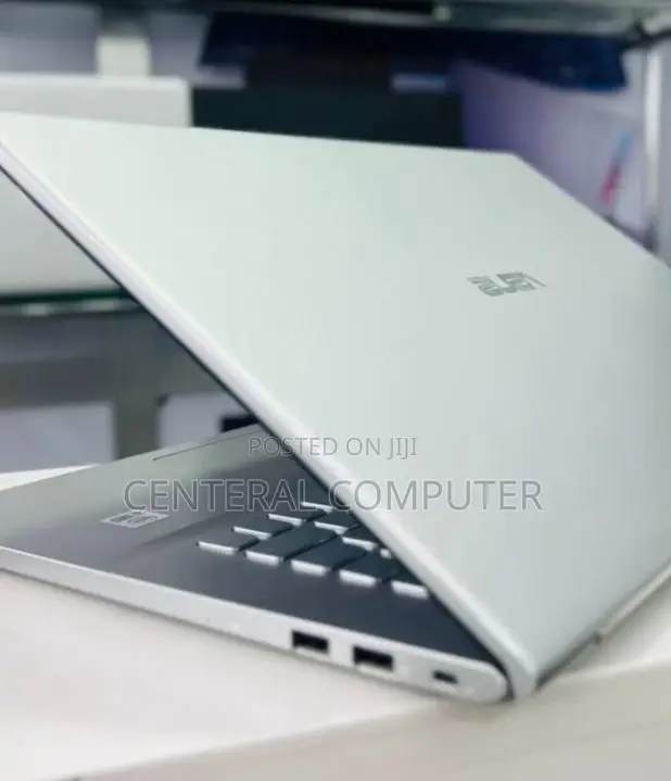 New Laptop Asus VivoBook E12 E203NA 12GB Intel Core I5 SSD 1T