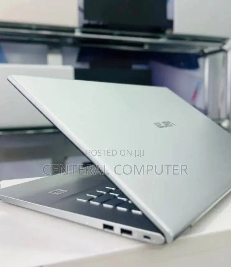 New Laptop Asus VivoBook E12 E203NA 12GB Intel Core I5 SSD 1T