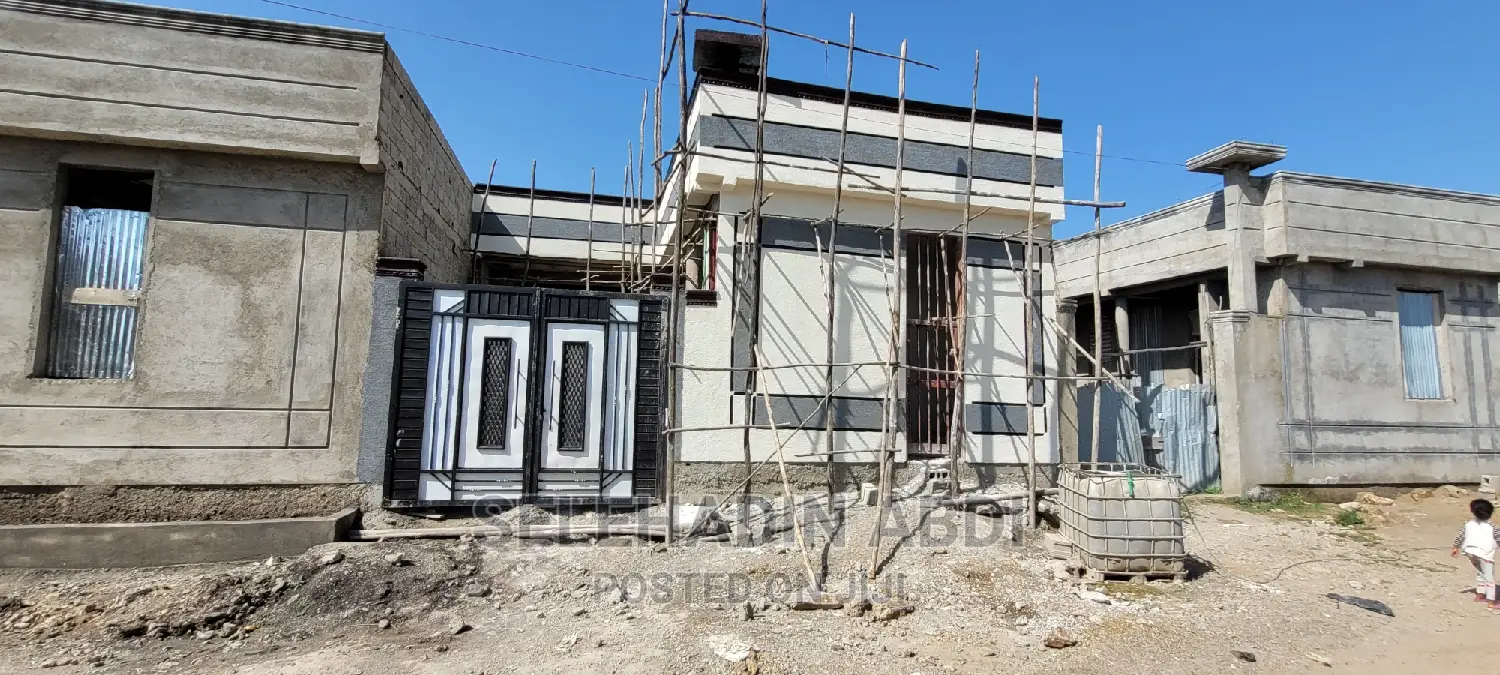 5bdrm House in Dukem, East Shewa for sale