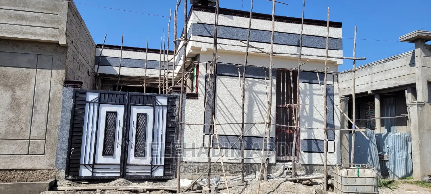 5bdrm House in Dukem, East Shewa for sale