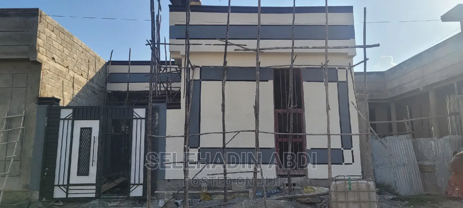 5bdrm House in Dukem, East Shewa for sale