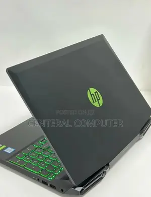 New Laptop HP Pavilion 17 8GB Intel Core I5 SSD 512GB