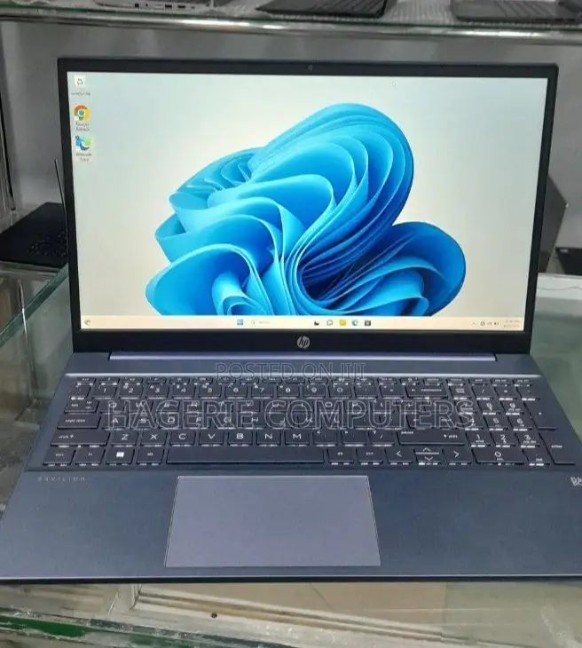 New Laptop HP Pavilion 15-Cs3063cl 8GB Intel Core I7 SSD 512GB