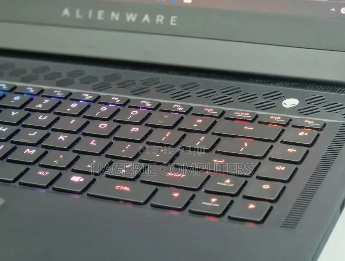 New Laptop Alienware M17x R2 16GB Intel Core I7 SSD 1T