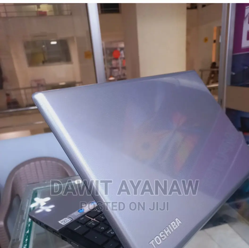 New Laptop Toshiba Satellite C55 8GB Intel Core I3 HDD 750GB