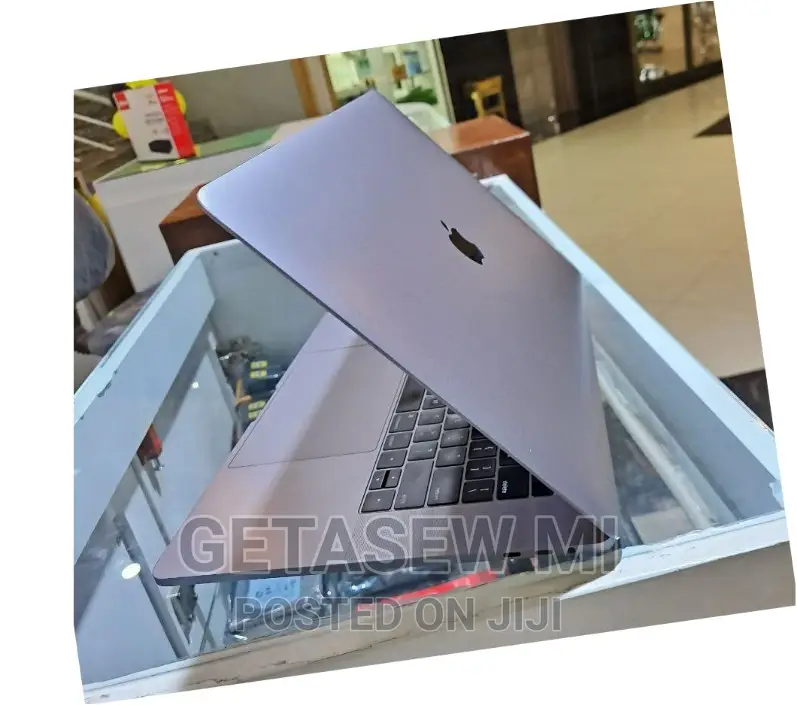 New Laptop Apple MacBook 2017 16GB Intel Core I7 SSD 512GB