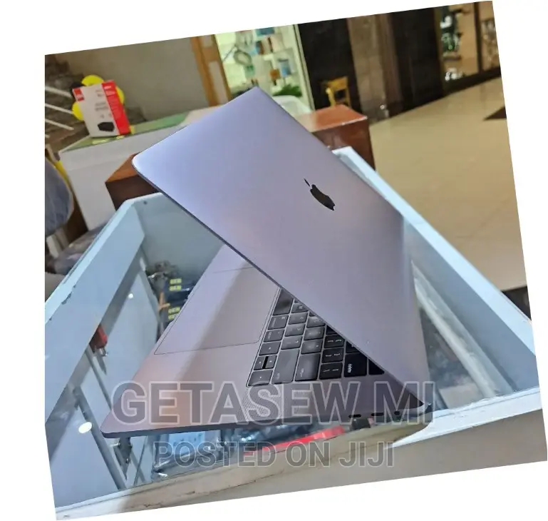 New Laptop Apple MacBook 2017 16GB Intel Core I7 SSD 512GB
