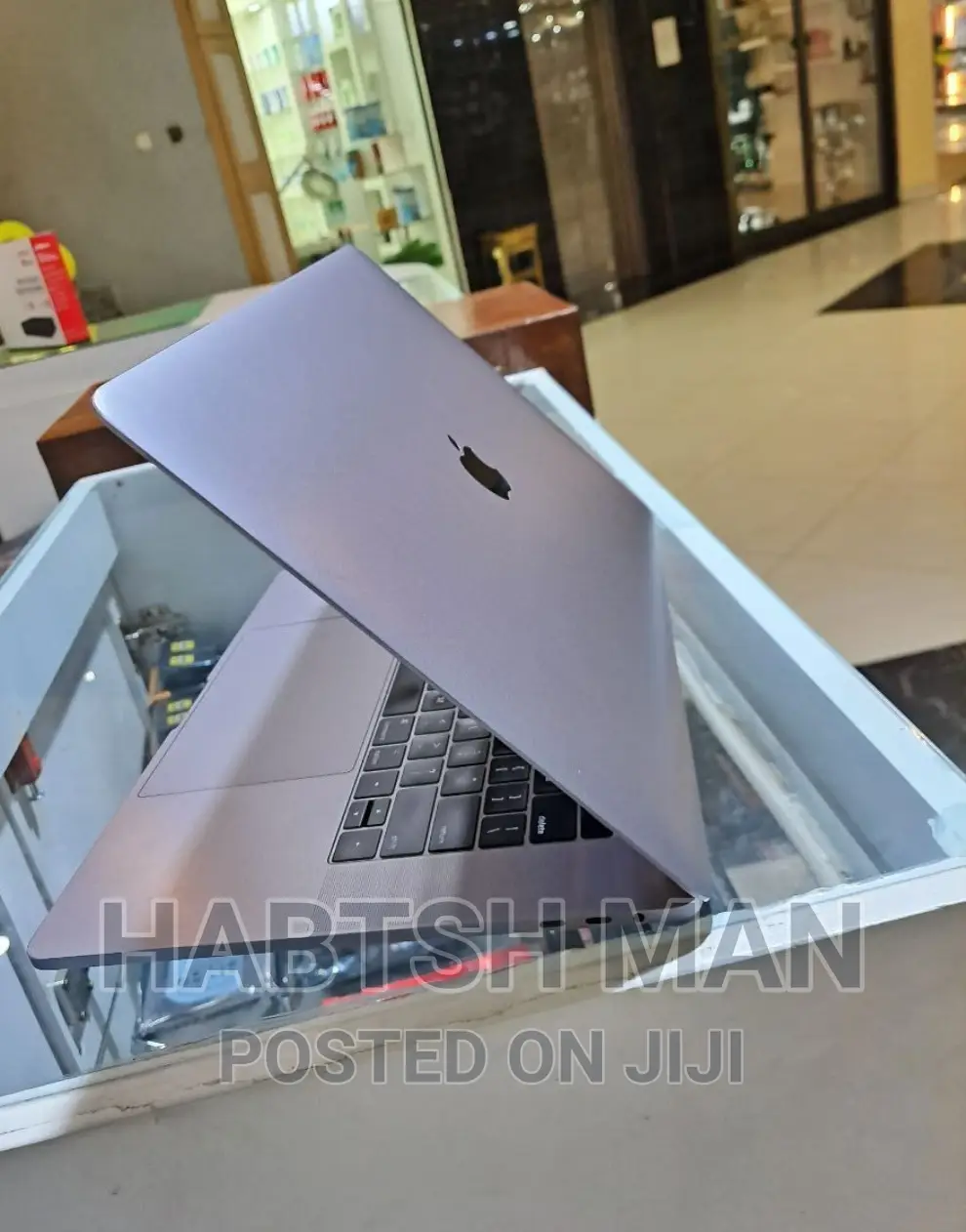 New Laptop Apple MacBook Pro 2017 16GB Intel Core I7 SSD 512GB