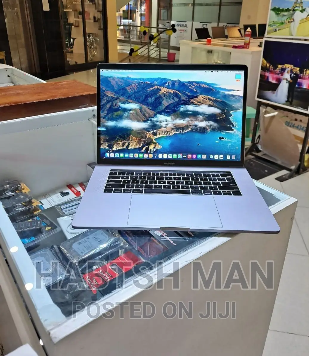 New Laptop Apple MacBook Pro 2017 16GB Intel Core I7 SSD 512GB