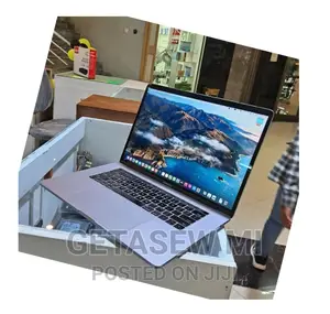 New Laptop Apple MacBook 2017 16GB Intel Core I7 SSD 512GB