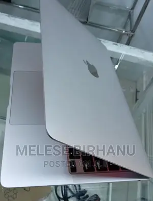 Photo - Laptop Apple MacBook Air 2020 8GB Intel Core i5 SSD 512GB
