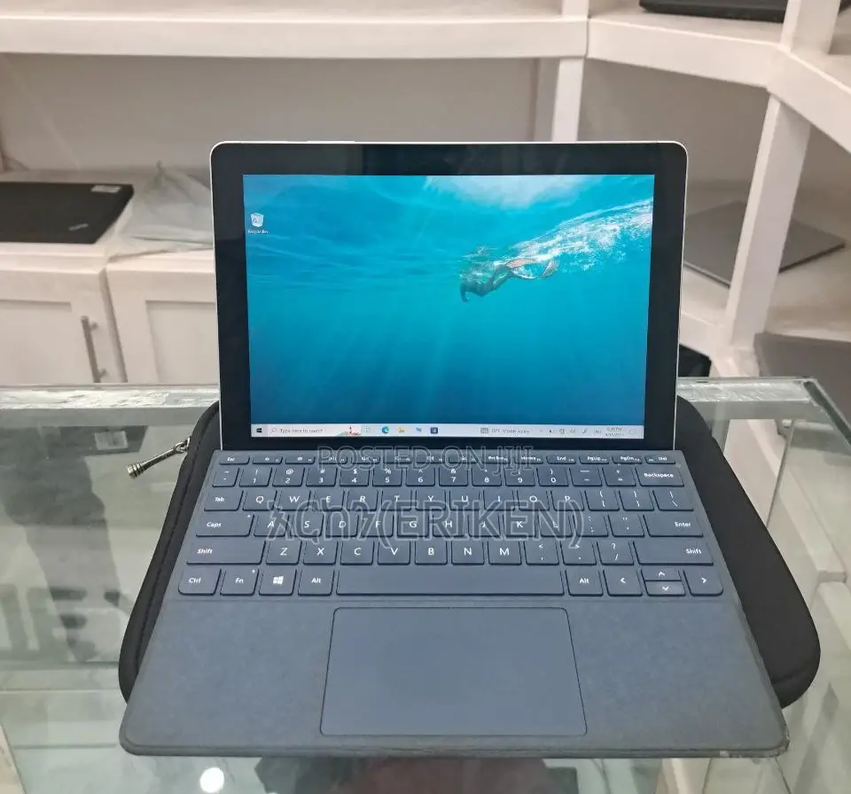 New Laptop Microsoft Surface Go 4GB Intel Core 2 Quad SSD 60GB