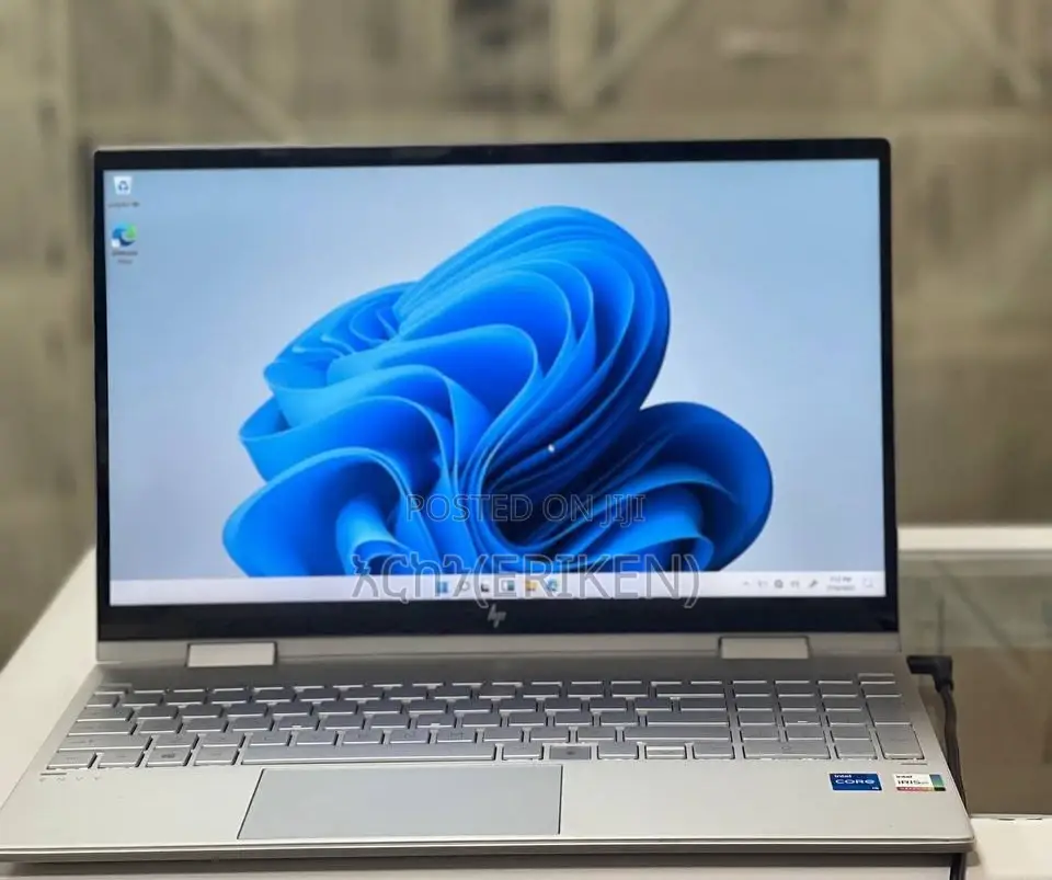 New Laptop HP Envy X360 8GB Intel Core I5 SSD 512GB