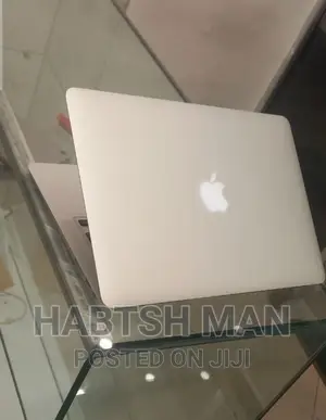 New Laptop Apple MacBook 2015 8GB Intel Core i5 SSD 128GB