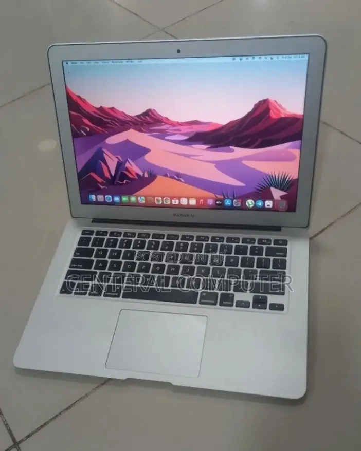 New Laptop Apple MacBook 2015 8GB Intel Celeron SSD 128GB