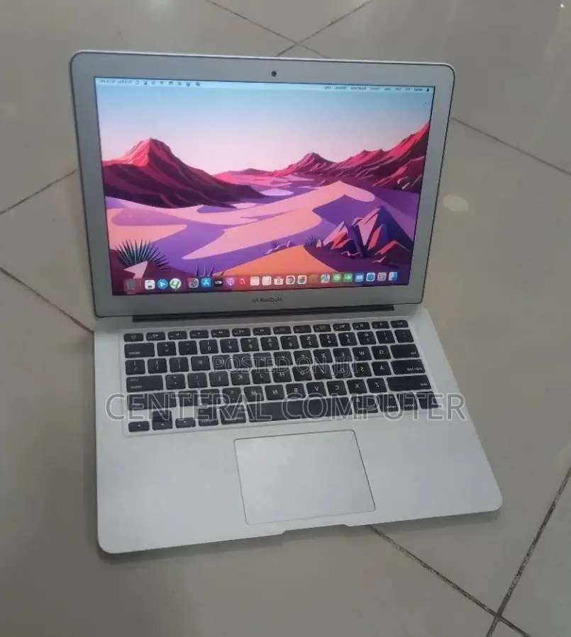 New Laptop Apple MacBook 2015 8GB Intel Celeron SSD 128GB