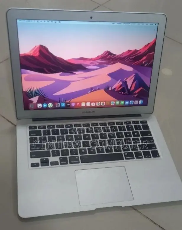 New Laptop Apple MacBook 2015 8GB Intel Celeron SSD 128GB