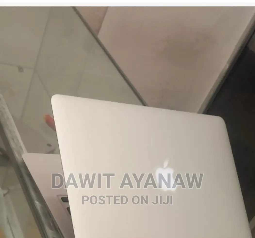 New Laptop Apple MacBook Air 2015 8GB Intel Core I5 SSD 128GB