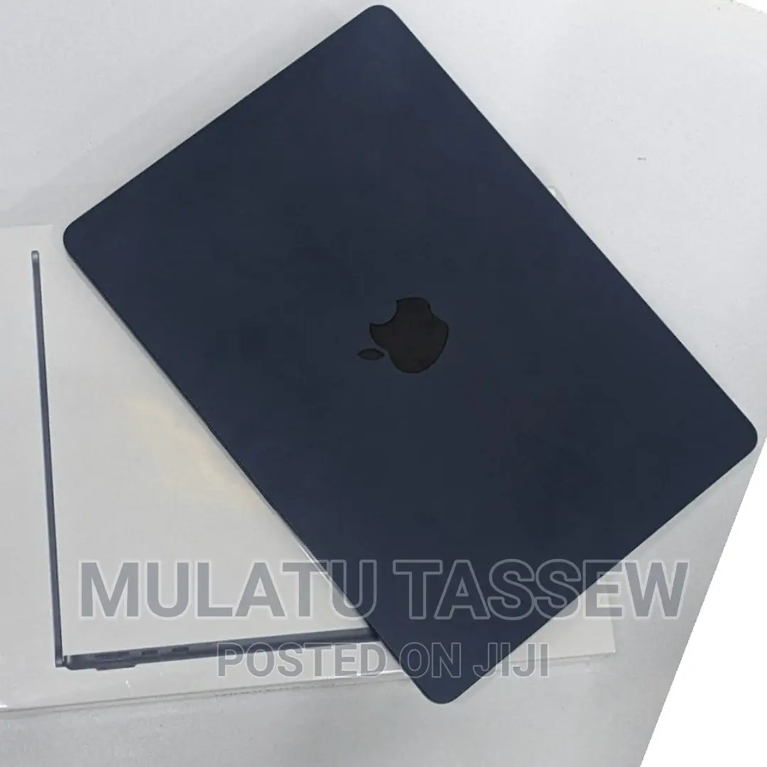 New Laptop Apple MacBook Air 2022 M2 8GB Intel Core I7 SSD 256GB