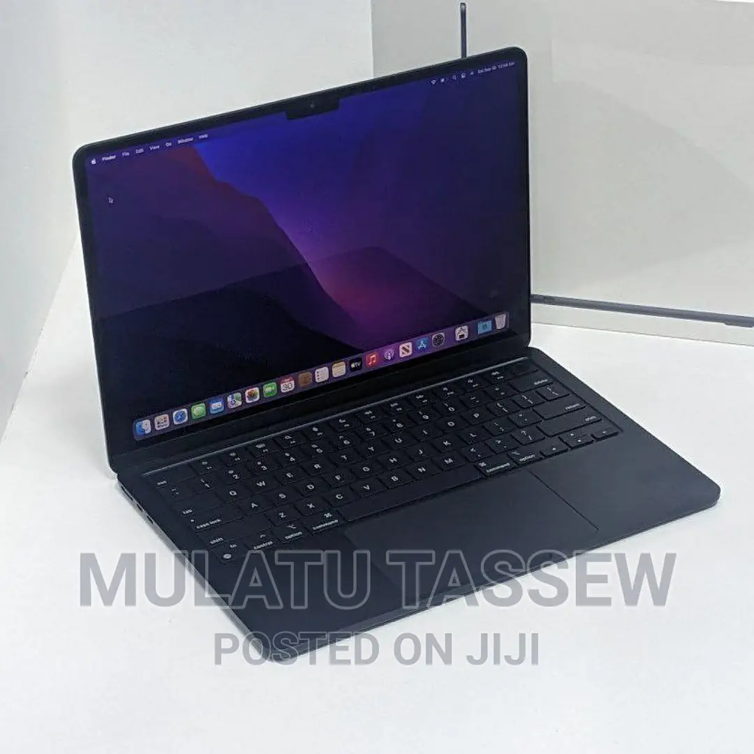 New Laptop Apple MacBook Air 2022 M2 8GB Intel Core I7 SSD 256GB