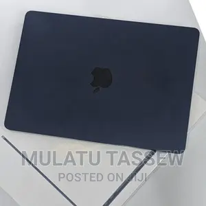 New Laptop Apple MacBook Air 2022 M2 8GB Intel Core I7 SSD 256GB