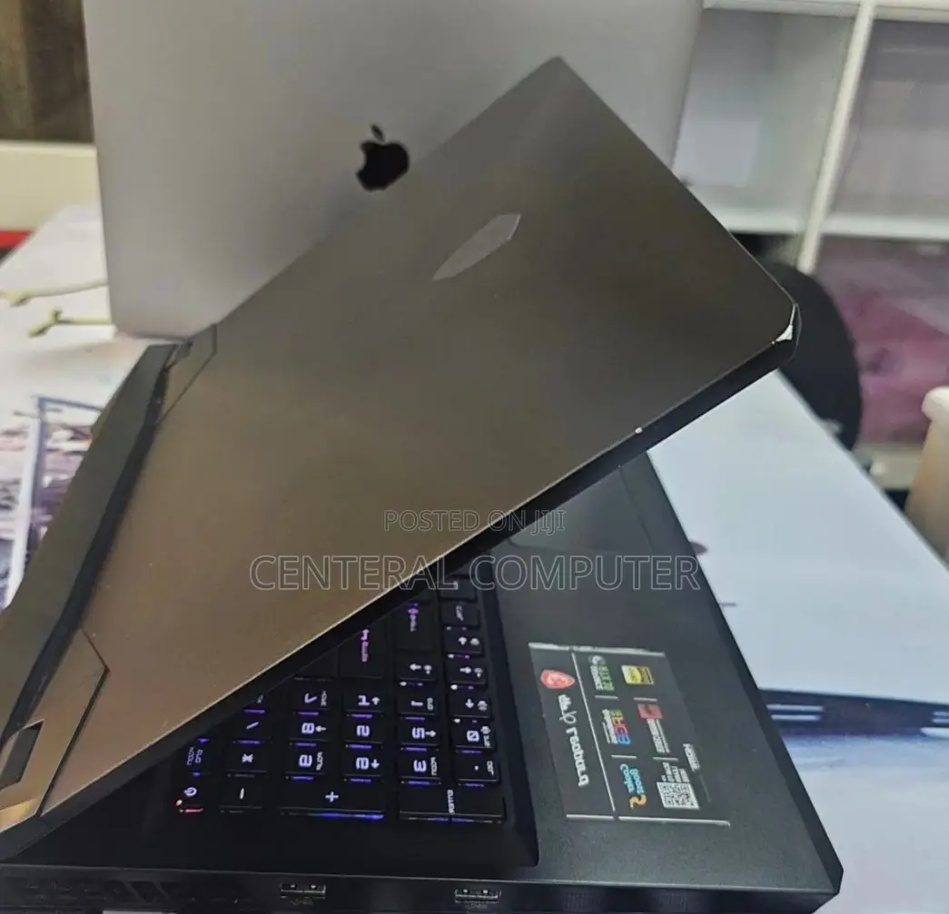 New Laptop MSI GP75 Leopard 16GB Intel Core I7 SSD 1T