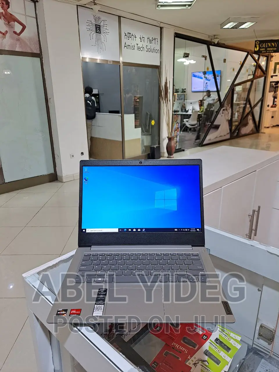 New Laptop Lenovo Ideapad 3 8GB AMD Ryzen 5 HDD 500GB