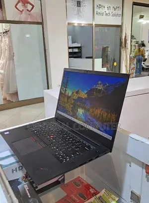 Photo - New Laptop Lenovo ThinkPad X1 Carbon 16GB Intel Core I7 SSD 512GB