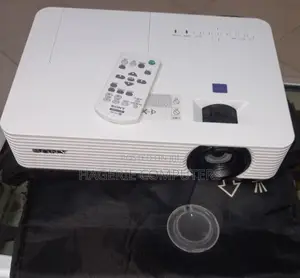 Brand New SONY Projector VPL-Dx221